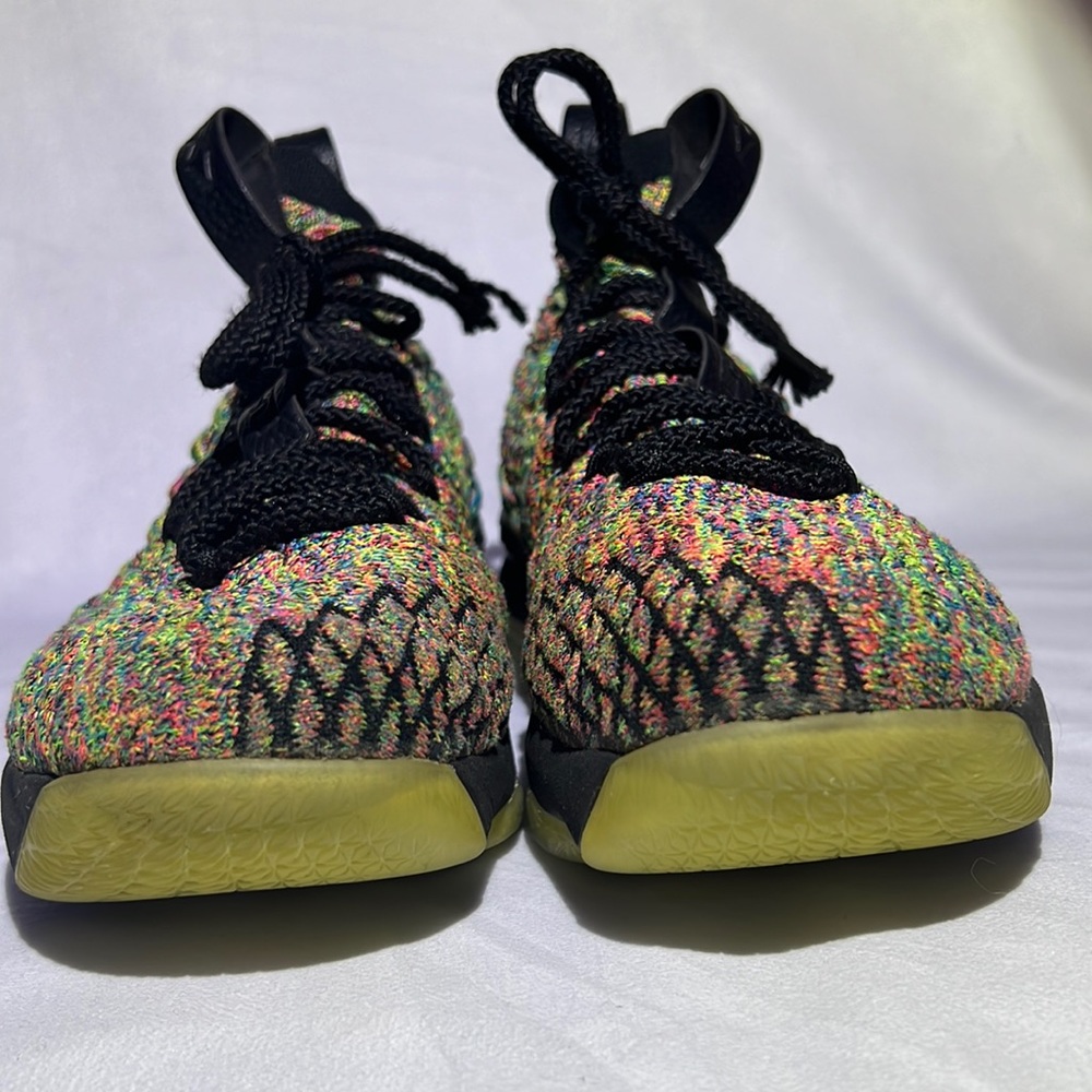LeBron 15